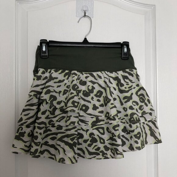 Aerie OFFLINE‎ By Aerie Tiered Athletic Skort Medium Olive Green & White NWT - Picture 7 of 8